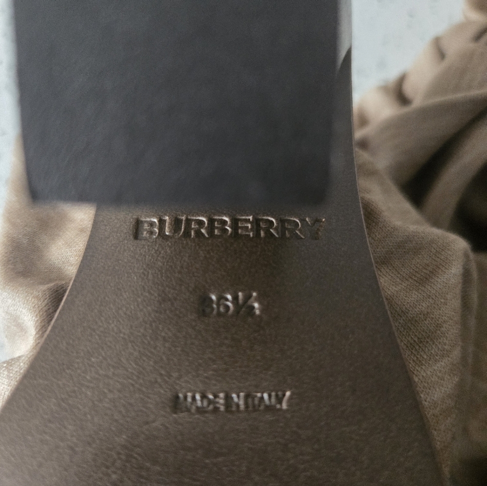Burberry Slingback Pumps Size 6.5 (36.5) With Dust Bag - Picture 5 of 15